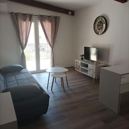 Studio Meuble Climatise Avec Terrasse Draguignan Exteriér fotografie