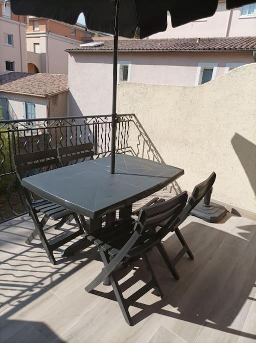 Studio Meuble Climatise Avec Terrasse Draguignan Exteriér fotografie